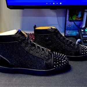 Brand new Christian Louboutin sz 44 spikes orlato flat pat/VV/suede